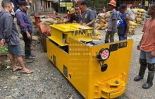 定制型3吨锂电池湘潭电机车抵达海外矿山